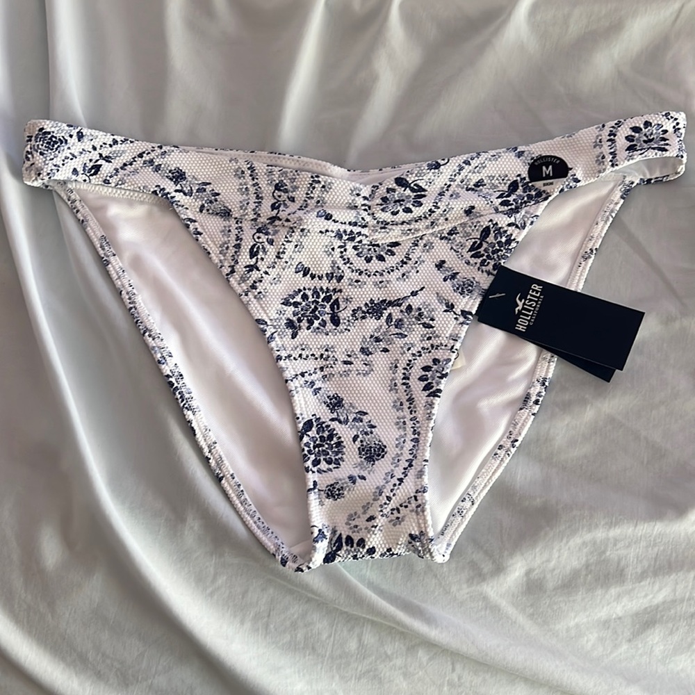 NWT HOLLISTER BIKINI BOTTOMS